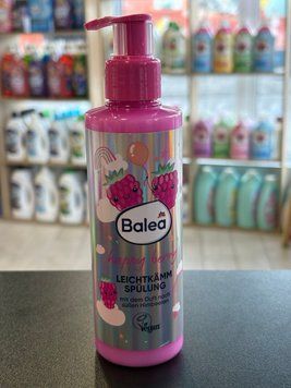 Детский кондиционер для легкого расчесывания волос Balea Happy Berry Leichtk&auml;mmsp&uuml;lung 300 мл 00845 фото