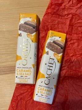 Батончик Cachet Milk Chocolate Caramel & Sea Salt 40 г 00255 фото