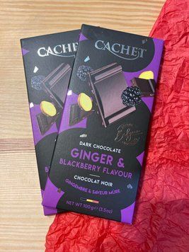 Шоколад Cachet Dark Chocolate Ginger & Blackberry Flavour 100 г 00241 фото