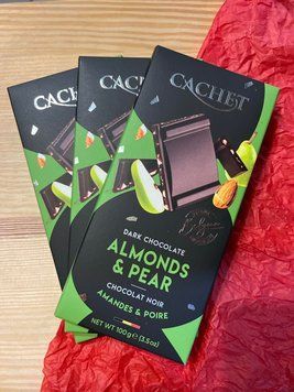 Шоколад Cachet Dark Chocolate Almonds & Pear 100 г 00243 фото